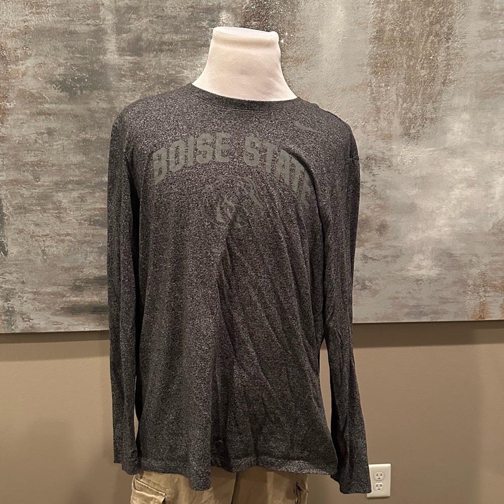 🎉HP🎉 Men’s Nike Boise State Graphic Long-Sleeve Tee